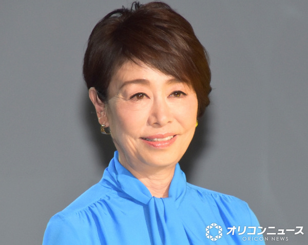 安藤優子、トレンドの“ポロシャツ”使ったラフな私服コーデを披露　デニムは新調「わぁ～カッコ良い～」「ジーンズの似合う優子さん憧れます」