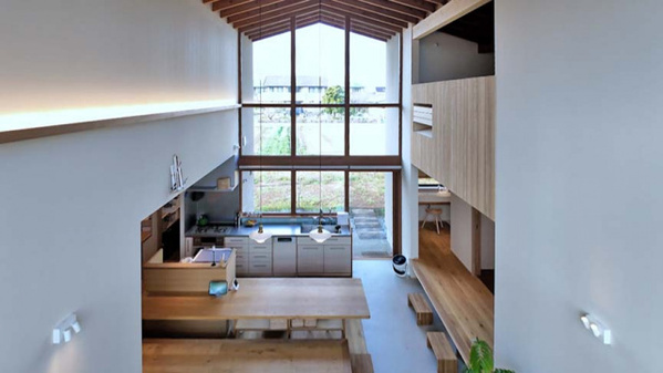 『渡辺篤史の建もの探訪』最大天井高5.7メートルの大空間LDK　田園にたたずむ大屋根の家