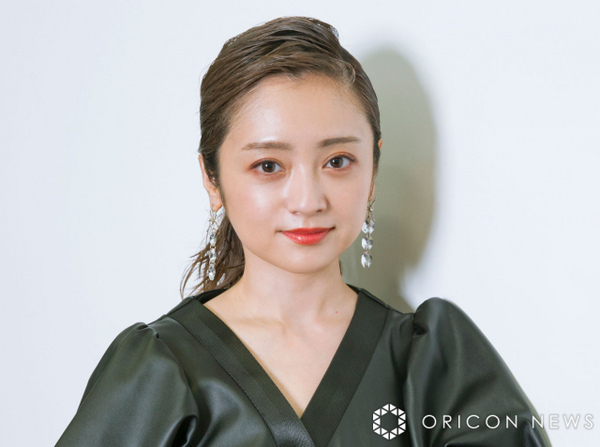 安達祐実、キャップ＆サロペット近況ショットにSNS驚き「本当に44歳？」「子供の頃の写真かと」「なんじゃこりゃー」