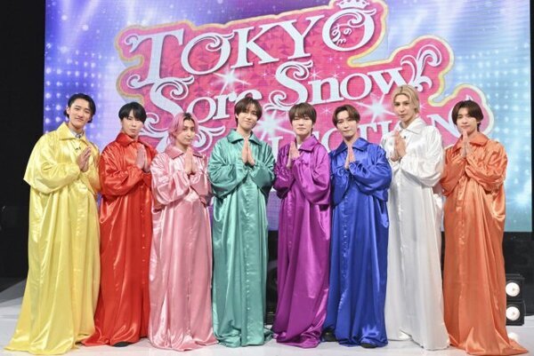 Snow Man、ユニクロ「初夏の親子お出かけ」コーデで辛口女性審査員の心をつかめるか　“一時帰国”目黒蓮の私服抜き打ちチェックも
