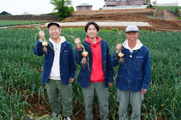 相葉雅紀、農家直伝・新玉ねぎのレシピを学ぶ　小峠英二＆澤部佑と“捨てられないもの”トーク