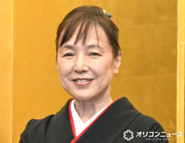 桃井かおり、小鉢のおかずがズラリと並んだ和のおうちごはんを披露「和食の宝石箱やぁ～」「器のセレクトも楽しい」