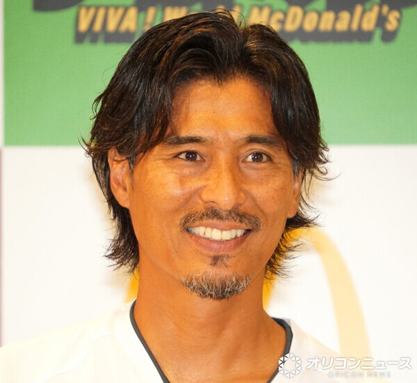 中澤佑二、元日本代表の技披露　岡田准一感激「さすが。プロ魅せましたね」