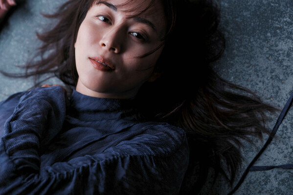 比嘉愛未、初エッセイ集『またね。』本日発売　「結婚するつもりがないとか、ずっとひとりがいいとはまったく思ってません」