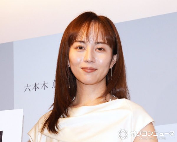 比嘉愛未、芸能生活で感じた不安を吐露「孤独に感じていたことも、もちろんありました」　ありのままの言葉で“ラブレター”したためる