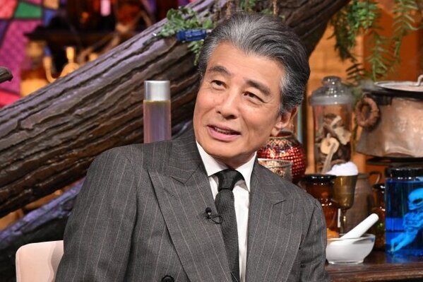 舘ひろし、“ファンタジー”な推理披露に二宮和也から「かわいい！」　八乙女光から考察ヒントも
