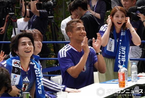 【W杯2026】渋谷のPV会場は28度…　永島優美ら炎天下で声援送る　希望者には水配られる