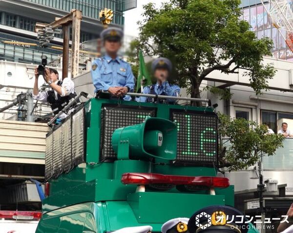 【W杯2026】渋谷スクランブル交差点、DJポリス大絶叫「交通の迷惑を考えてください！」「速やかにこの場所から移動してください！」「転倒した人がいます！」