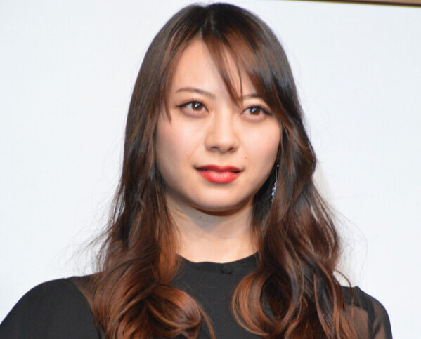 山下リオ、中古店巡り入手したカメラ→購入額から“高騰”に驚き「高級コンパクトフィルムカメラの名機」