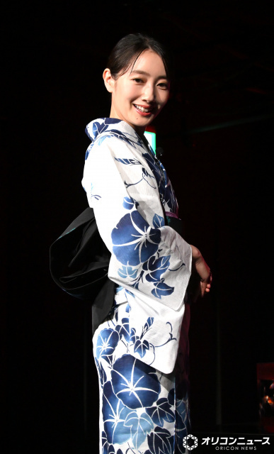 波瑠、涼やかな浴衣姿でアクアリウムイベント　一緒に来たい人は「うまくいったら推しを」