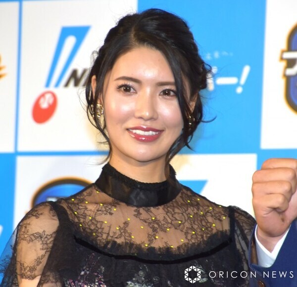 小橋建太氏、倉持明日香の結婚祝福　証人の経緯説明「AKBじゃんけん大会に着ていた時のTシャツに着替え撮影」