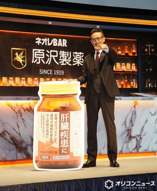 松岡昌宏、憧れのバーテンダー役の夢叶える「アイドル会社に入ったので…」