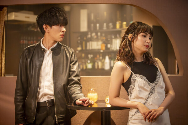 【今夜もシリアルキラーと待ち合わせ】横山裕“磯貝”＆関水渚“ヒナタ”が疑惑のパーティーに潜入　第2話あらすじ＆場面写真公開