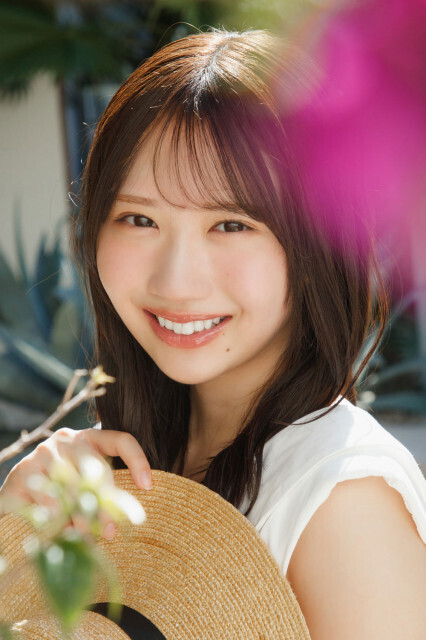 日向坂46藤嶌果歩、純白衣装の初解禁ショット　1st写真集『果実の歩幅』