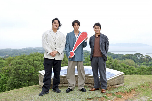 大河『豊臣兄弟！』迫田孝也・佳久創・伊藤絃、名護屋城跡を訪問　20万人集結の地に感嘆「本当の歴史も調べて」