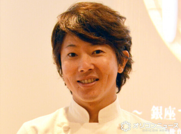 川越シェフ、お気に入りのカフェチェーンで名物グルメに舌鼓「僕の推しです」　“食べ方のこだわり”も紹介