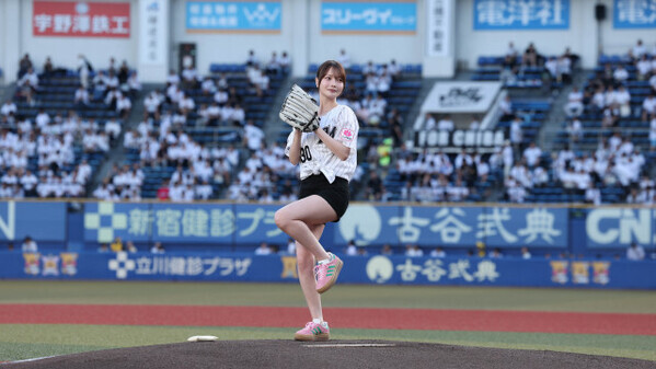 新谷姫加、“ノーバン”投球に歓声　喜び爆発「自信はあったのでうれしいです」