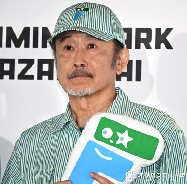 吉田鋼太郎、ファミマ初の旗艦店の屋上“ロゴ”に苦笑い　素朴な疑問「誰が見るんですか？」