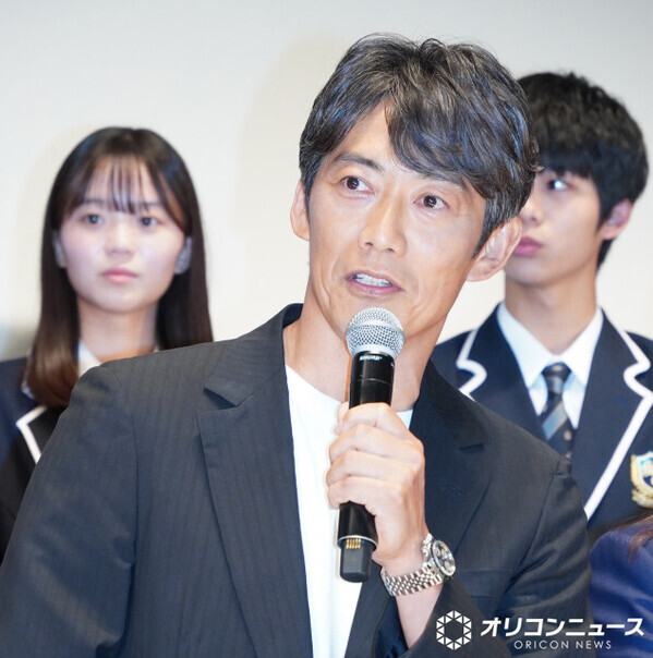 反町隆史、大人の魅力問われ“一言”サラリ「要するに…」　生徒役の疑問を瞬時に解決