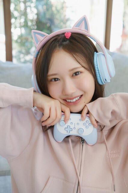 日向坂46藤嶌果歩、猫耳姿の初解禁ショット「おうちに私がいたらこんな感じかな？」　1st写真集『果実の歩幅』