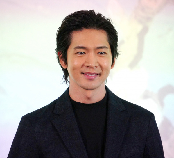 松下洸平、第1子誕生を報告「家族で力を合わせて歩んでいきたいと思います」　2025年7月に結婚を発表