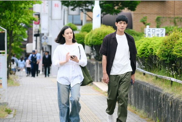 『Tシャツが乾くまで』第3話　充とあずさの足跡をたどるため、2人が立ち寄ったサービスエリアを訪れる