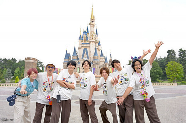 WEST.、東京ディズニーリゾートで“修学旅行”　神山智洋の誕生日サプライズで熱いシャウト