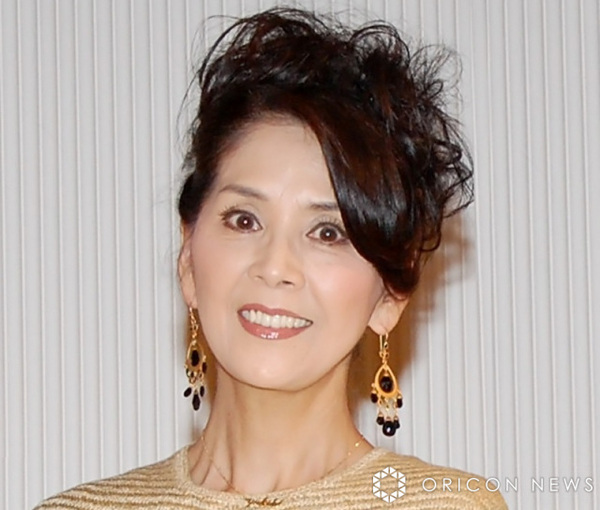 78歳・柏木由紀子、「ユニクロ」ワンピースの着まわしコーデを披露　スタイルアップのテクも紹介「とってもおしゃれ」「参考にします」