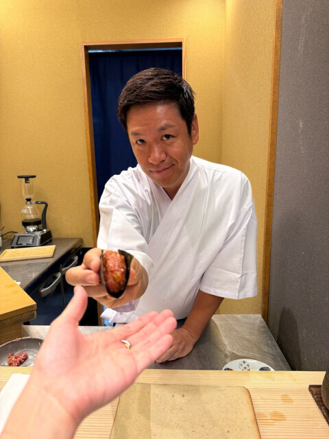 はんにゃ川島章良の高級鮨店、予約困難の人気ぶり　元妻・菜月さんと子どもが訪問「今のところ11月まで予約埋まってるそう」