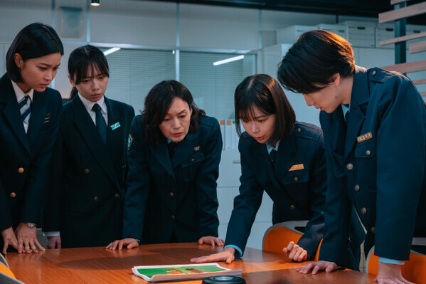 趣里主演『大空港』サプライズの“吹き替え声優”に反響「え？トム・クルーズ？」