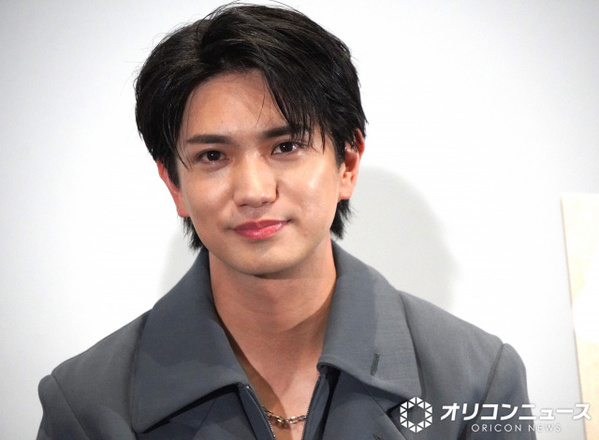 正門良規、学ラン着用に喜び「まだいけるな」　社会人シーンとの違いは「ヒゲがうっすら…」