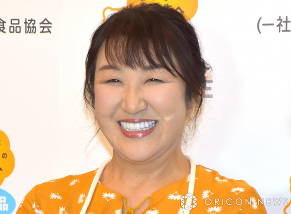 “農家の娘”北斗晶、実り豊かな「わが家の畑」を紹介　“特大サイズ”のスイカも収穫「中々甘かったです」