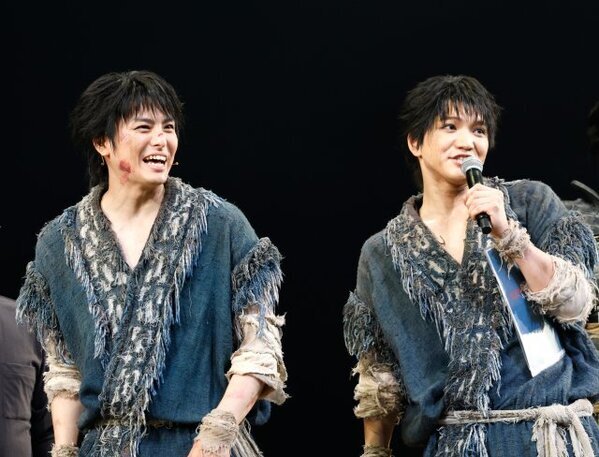 舞台『キングダム』開幕宣言「キングダムー！」　“信”三浦宏規＆高野洸「とても幸せ」