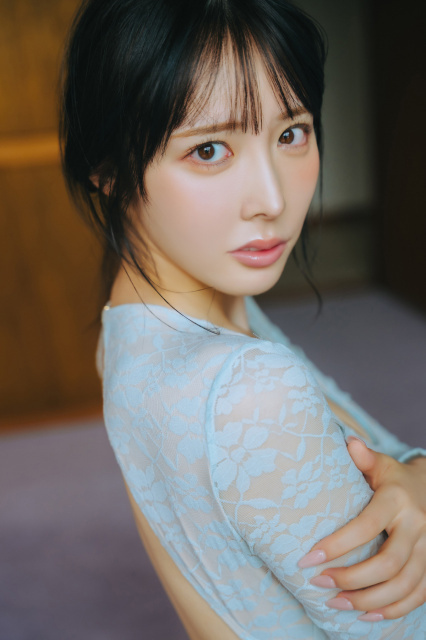 抜群のスタイルを持つ現役女子大生アイドル・七海りお、憧れの雑誌『FRIDAY』掲載「本当に載ってる！」