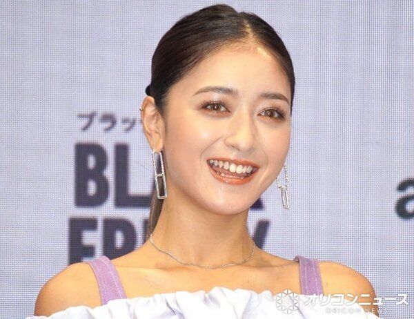 第1子出産の“みちょぱ”池田美優、赤ちゃん抱っこの最新ショットに反響「すっかりママの顔」「てか産後キレイすぎ」