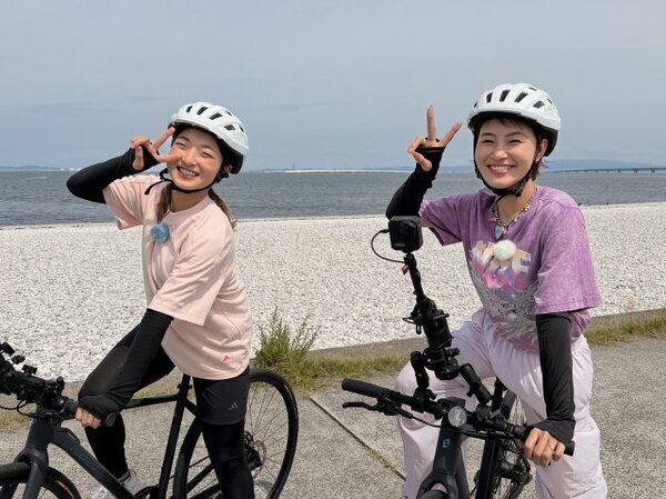 坂本花織＆村上佳菜子、チャリ2ショット　大阪・泉南をブラリ「超絶楽しかった！」「また行こうね」