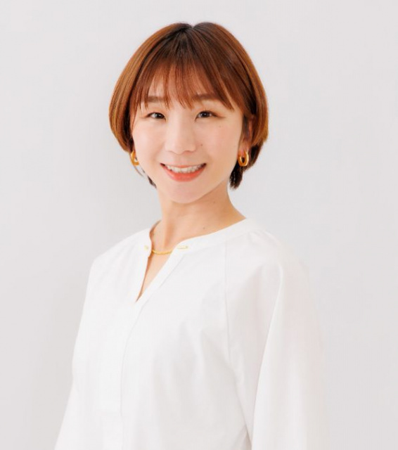 高橋成美、実姉との“ペアルック”ショットを公開　貴重な姿にSNSも「女子アナかと思ったよ」「お似合い」