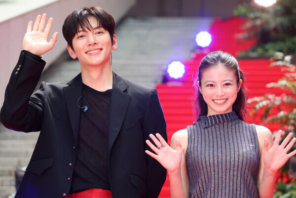 今田美桜、ドラマ撮影で何度も転倒　チ・チャンウクも心配「毎日お祈りしていました」
