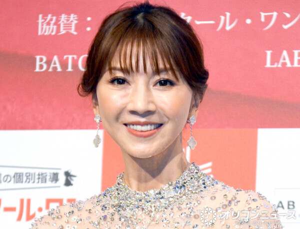 君島十和子、夫＆長女＆次女との“顔出し”4ショット公開「憧れのファミリー」「三姉妹にしか見えない」　家族でドジャース戦を初観戦