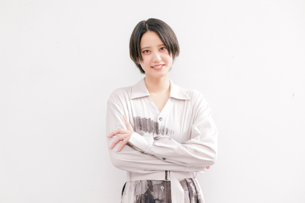 山崎紘菜、横山裕からのコメントに「私の方こそ…」　撮影中の姿に「すごく熱いものをいただきました」
