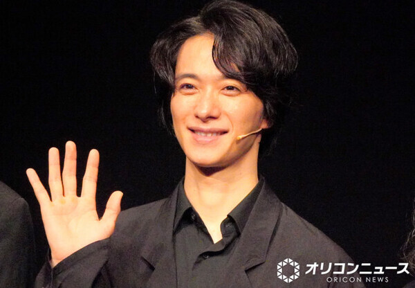 A.B.C-Z戸塚祥太、冬でも裸足　共演の黒川隆介＆又吉直樹が驚き…公演タイトルのヒントに