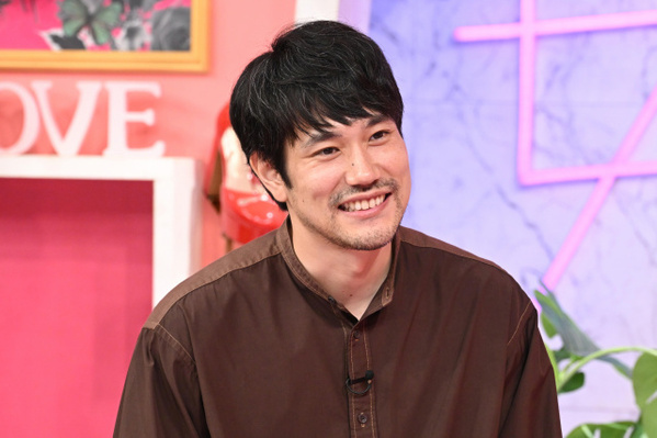 松山ケンイチ、パリでの“衝撃の出会い”明かす 「ルーヴルの前で、現地の女性に…」