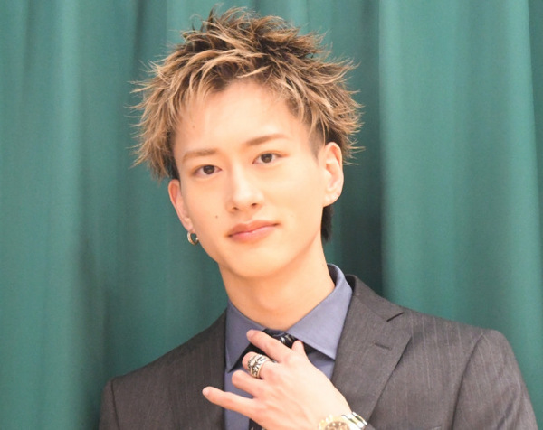 BUDDiiS・MORRIE（森英寿）、年内活動休止を報告　腰椎椎間板ヘルニアで療養「焦ることなく治療とリハビリに専念」　年内の公演＆活動再開時期について説明