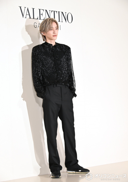 道枝駿佑、パリ・ルーブル美術館の隣のカフェを“行きつけ”に「細長いクロックムッシュをランチで食べるのが恒例に」