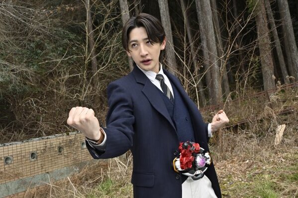 【仮面ライダーマイス】三話「正義の黒猫ライダーにゃ」あらすじ　達臣が仮面ライダーに変身にゃ！