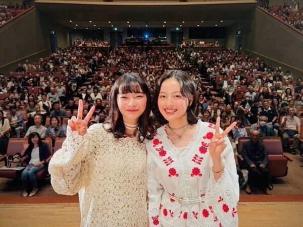 『風、薫る』最後のイベント　見上愛、涙ぐむ　上坂樹里と栃木でファンに感謝「最後まで見守って」