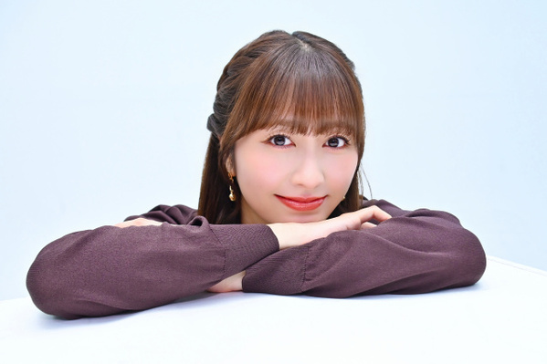ももクロ佐々木彩夏「『ご飯はみんなでいっぱい食べよう』という風潮で育ってきた（笑）」　節目の写真集は“食”テーマ【インタビュー前編】