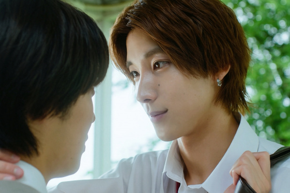 『陽キャ集団』芹沢（四坂亮翔）、鈴木（小泉光咲）に“キスの嵐”　甘々でドタバタなイチャイチャ連発