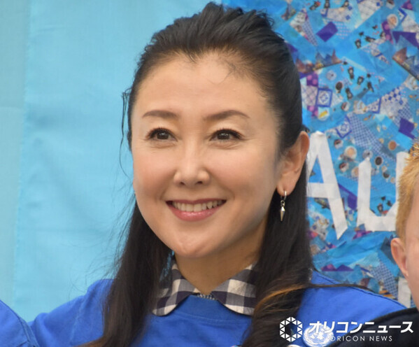 東ちづる、惚れ込んで買った“お気に入り”の着物まとってドラマ出演「ゴールド模様の更紗。渋いようで華やかな訪問着」　和装ショット披露に反響
