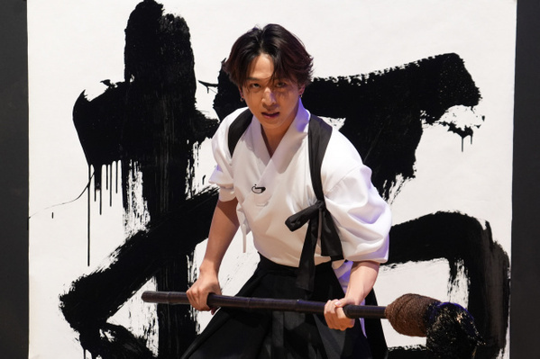 timelesz、大胆な筆遣いで人生観明かす　「なかなか表で言えないんで…」